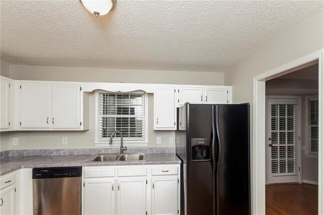 Building Photo - 503 Stratford Dr