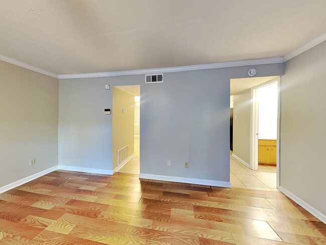 Foto del edificio - 2140 Kings Gate Cir SW