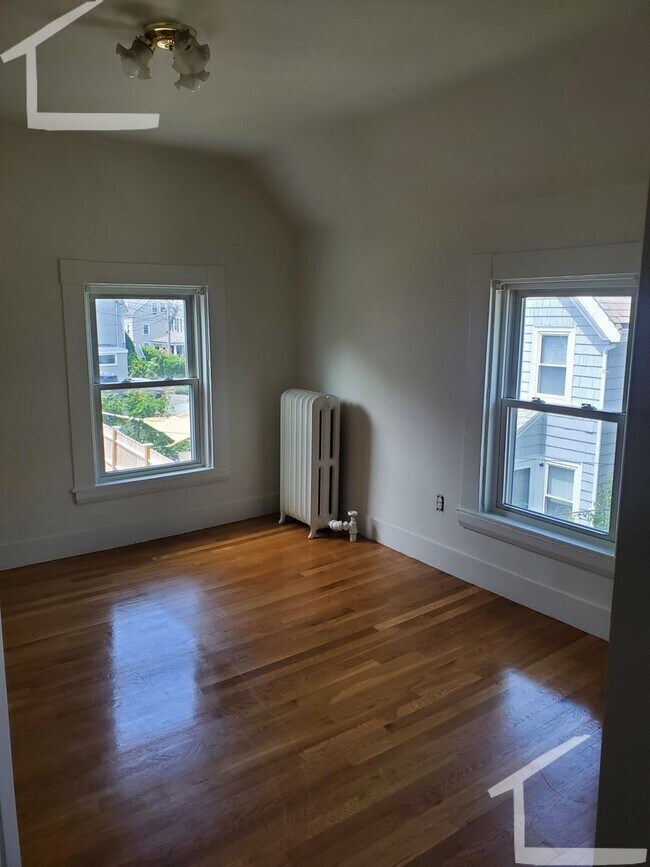 Building Photo - 27 Winship St