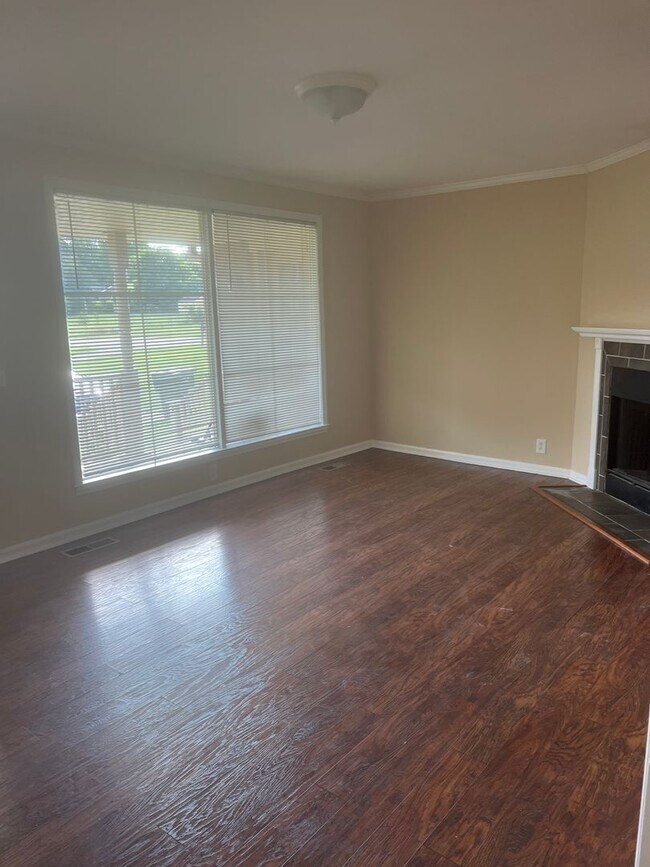 Foto del edificio - 659 Harpeth Bend Dr