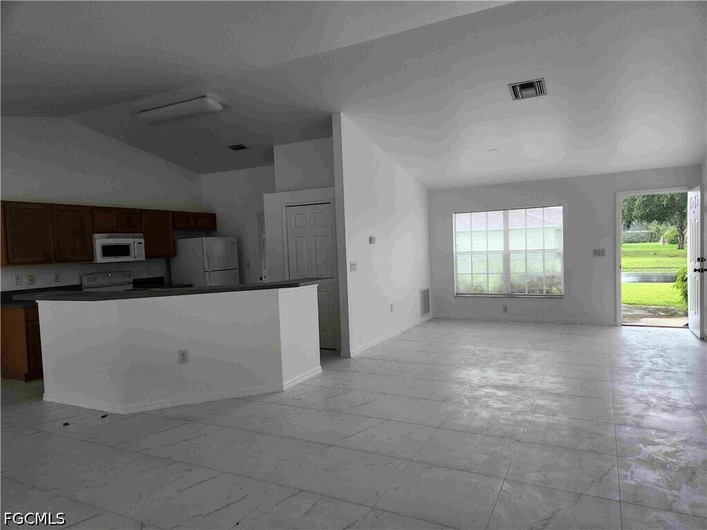 Foto del edificio - 14980 Coopers Hawk Way