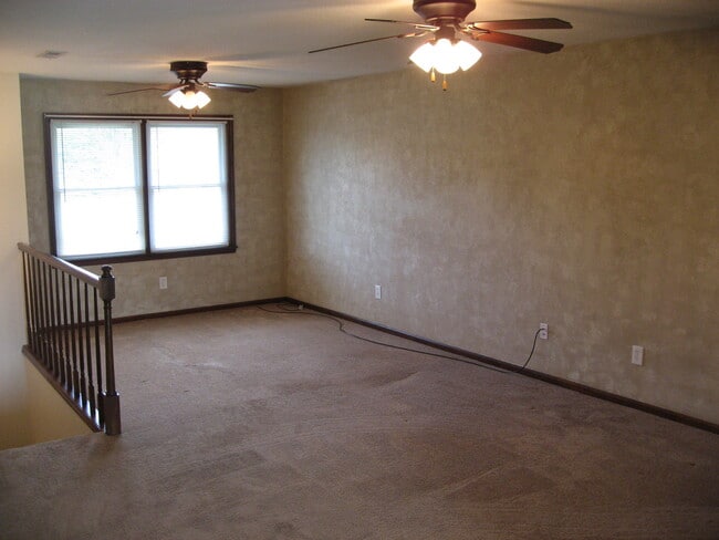 Building Photo - 712 Erin Place