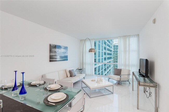 Foto del edificio - 6801 Collins Ave