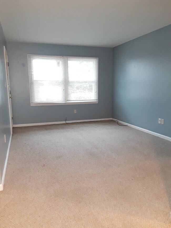 Building Photo - 1716 Bonnyville Blvd