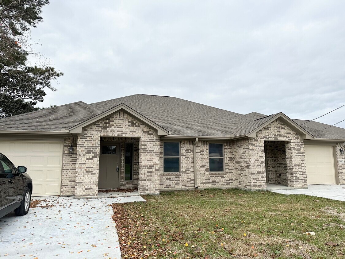206 Sycamore St, Port Neches, TX 77651 House Rental in Port Neches