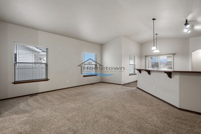 Foto del edificio - 7346 N Carrington Ln