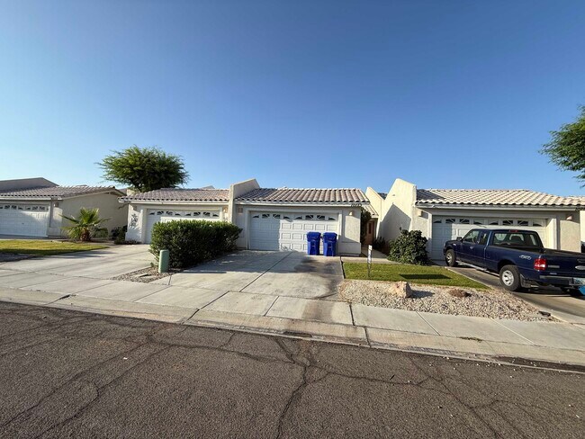 Foto del edificio - 10723 E 34th St