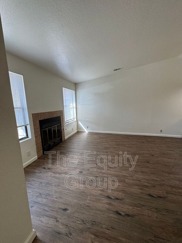 Foto del edificio - 4304 W Douglas Ave