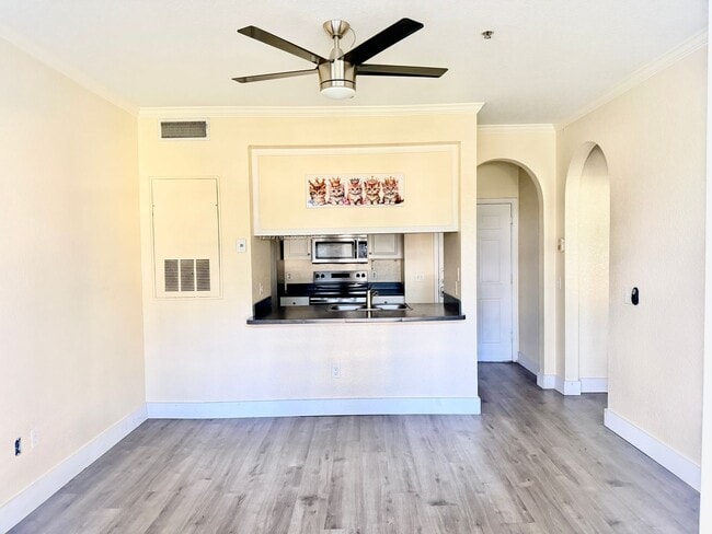 Photo - 860 N Orange Ave Apartment