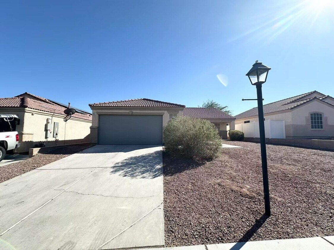 Foto principal - Cozy one-story single-family home