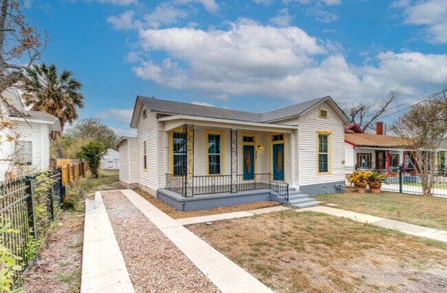 Building Photo - 3 bedroom 2 bath home in Historic Dignowit...