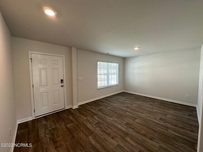 Building Photo - 4647 Slatestone Dr