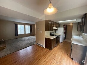 Building Photo - 785 S 200 E