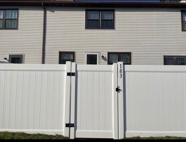 Foto del edificio - 183 Cynthia Dr