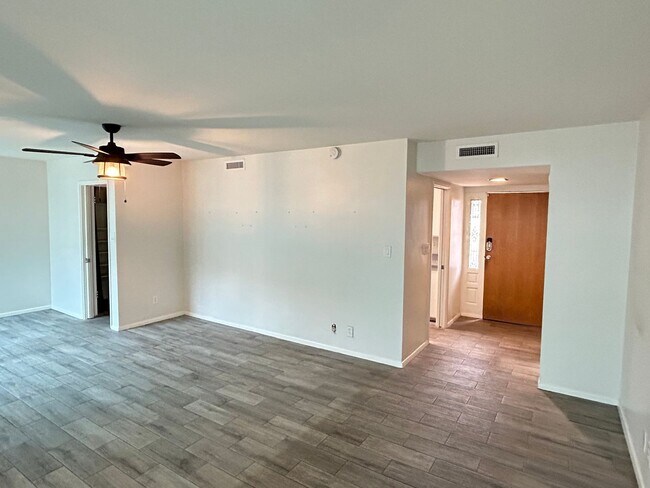 Foto del edificio - North Central 3 bed 2 bath