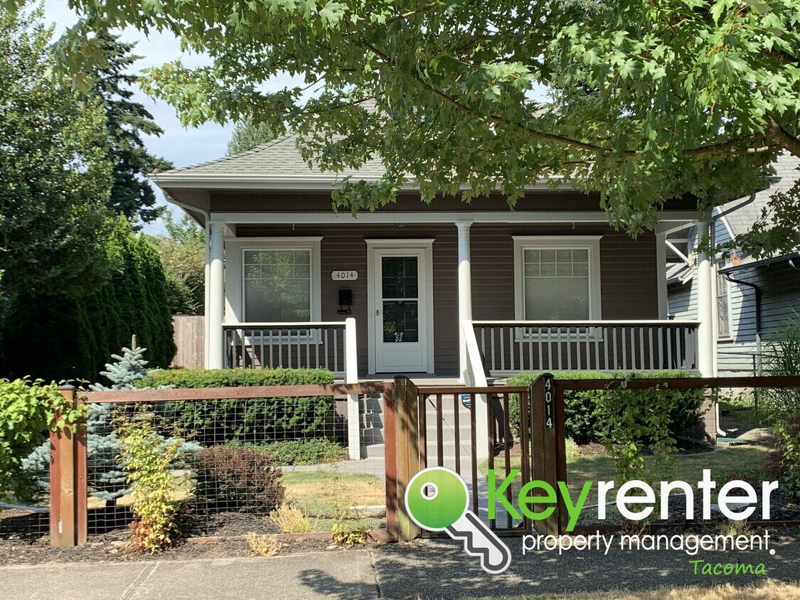 Primary Photo - Gorgeous Centrally Located Tacoma Home!