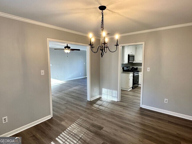 Foto del edificio - 375 Monivea Ln