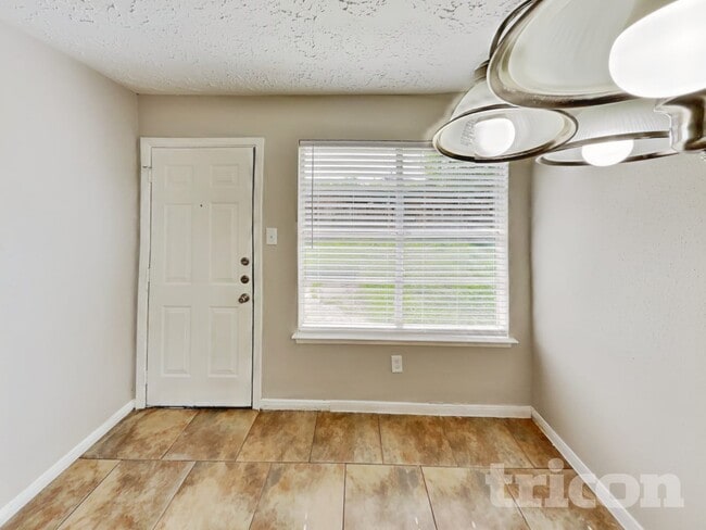 Building Photo - 20211 Cottonglade Ln