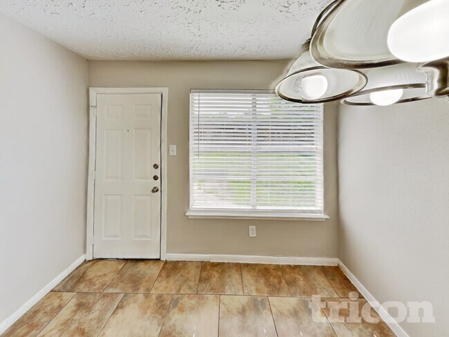 Foto del edificio - 20211 Cottonglade Ln