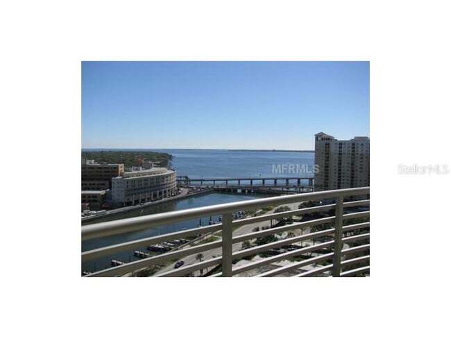 Foto del edificio - 275 Bayshore Blvd