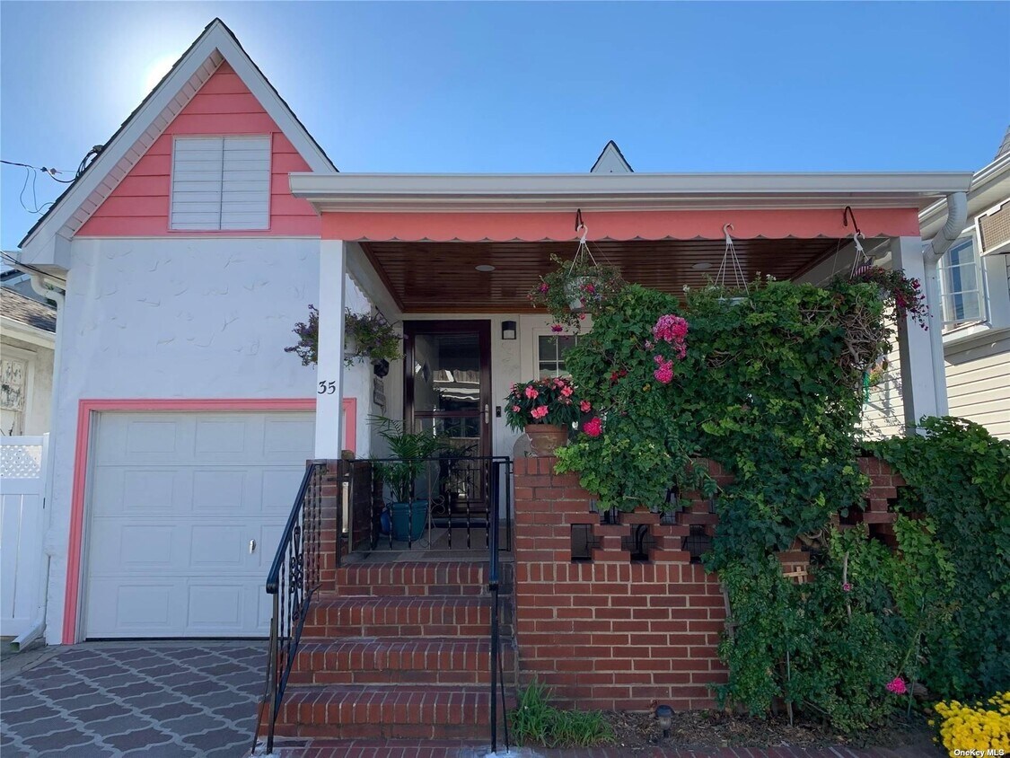 35 Oswego Ave, East Atlantic Beach, NY 11561 House Rental in East