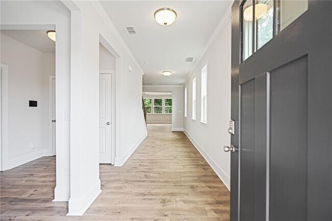 Building Photo - 5394 Pebblebrook Ln SE