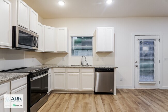 Foto del edificio - 5418 Bluebell Cir