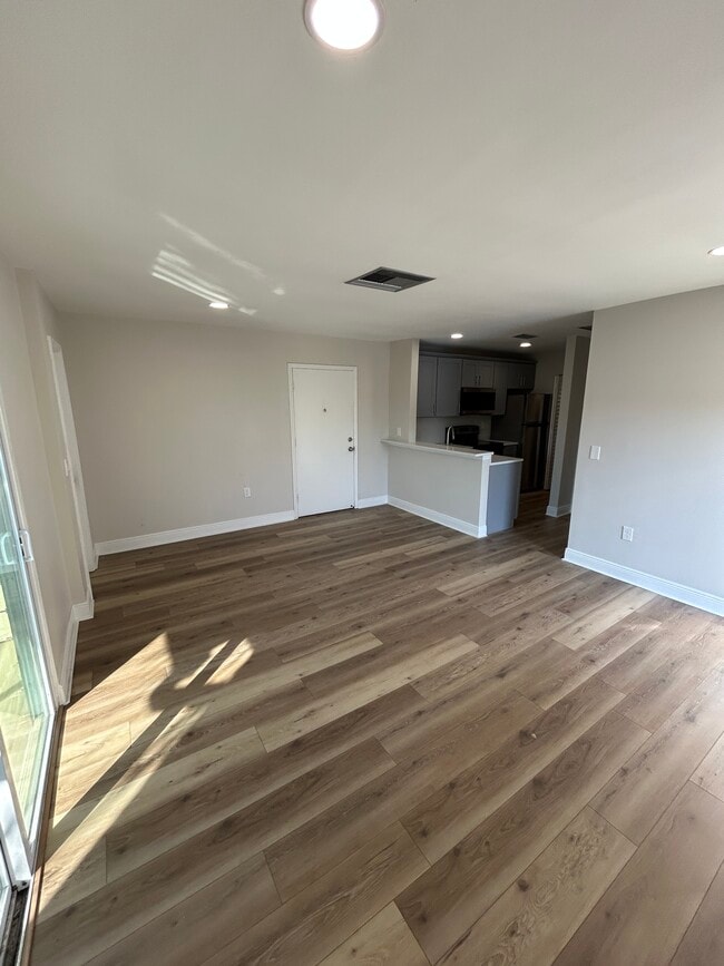 Foto del edificio - 3848 N Lake Dr