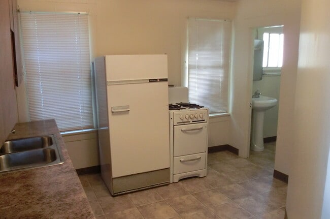 Building Photo - 1 bedroom 1 bath apartment