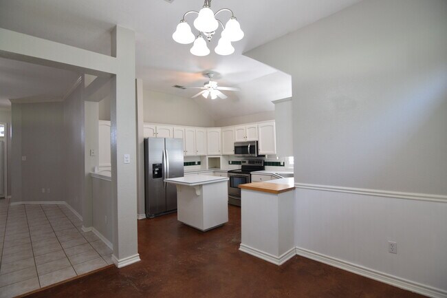 Foto del edificio - 3113 Red Oak Dr