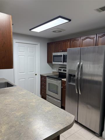 Foto del edificio - 16 Crestview Cir