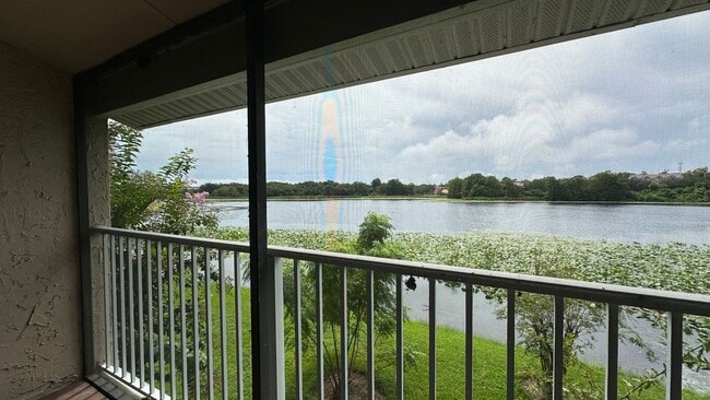 Building Photo - 145 N Pearl Lake Causeway