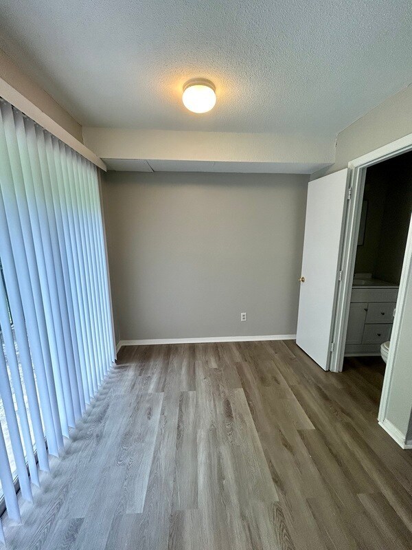 Building Photo - 1464 Sherwood Dr
