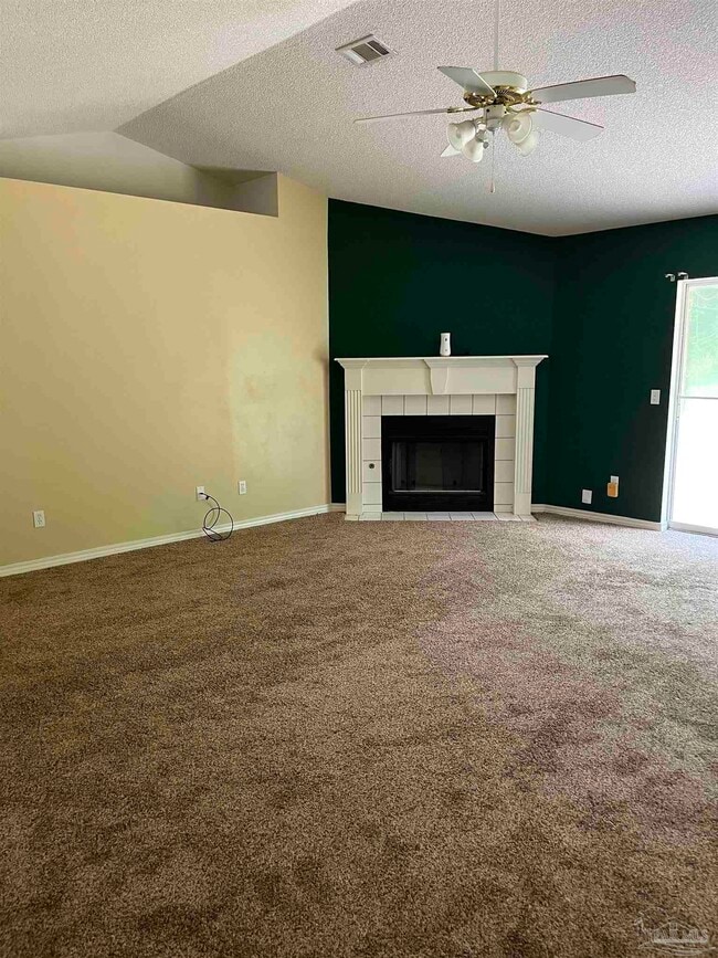 Building Photo - 571 Riola Pl