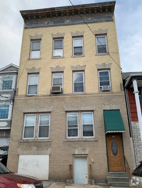 Building Photo - 115 Cross St