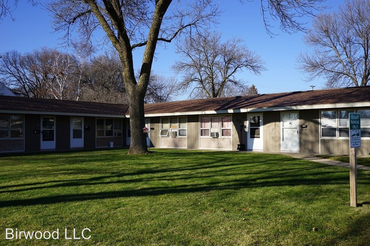 Primary Photo - 1330 N Stoughton Rd