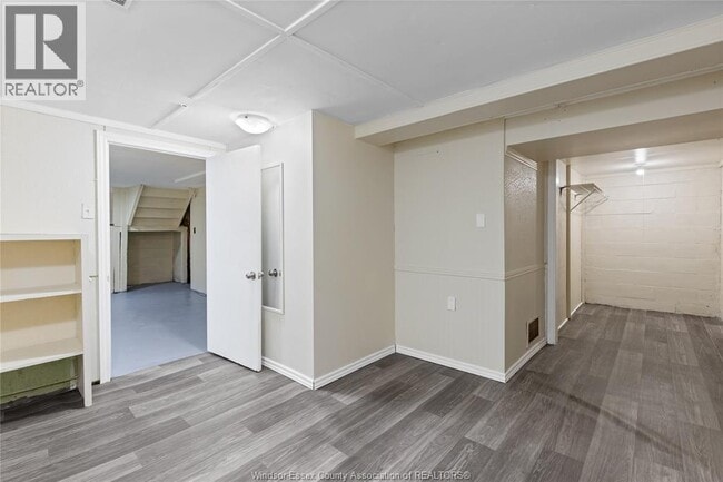 Building Photo - 3168 Wyandotte St W