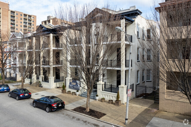 Building Photo - The Hills at Lakeview