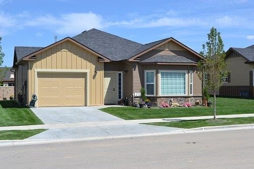 Building Photo - Edgewood Townhomes Eagle Island