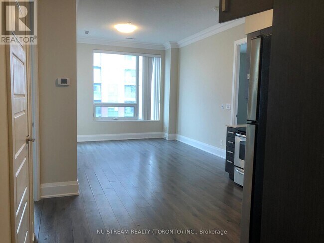 Photo du bâtiment - 8228-8228 Birchmount Rd