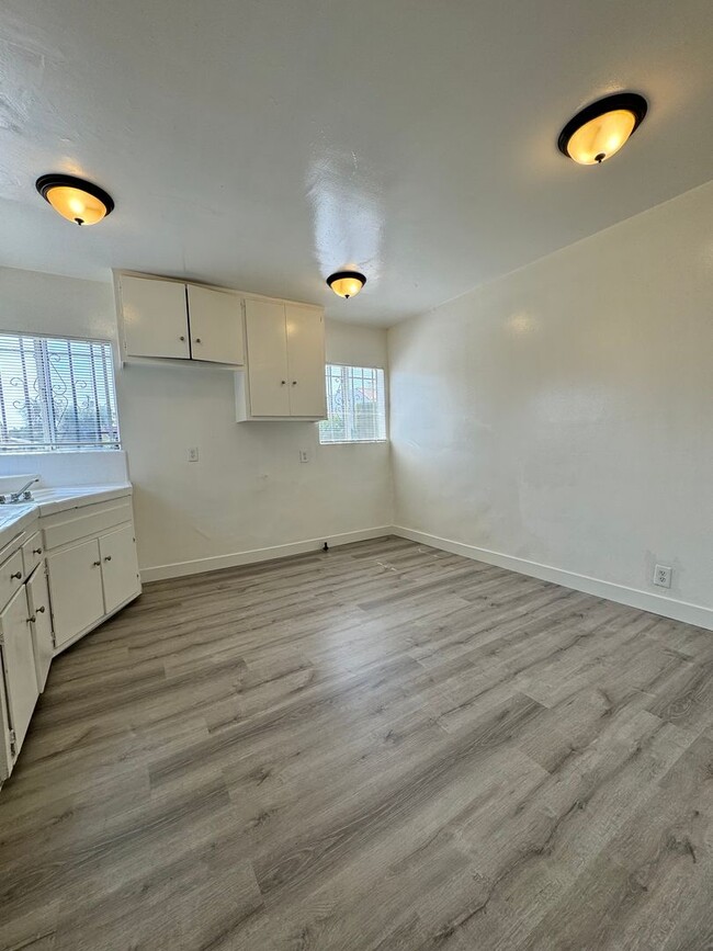 Interior Photo - 533 W. 75th Street