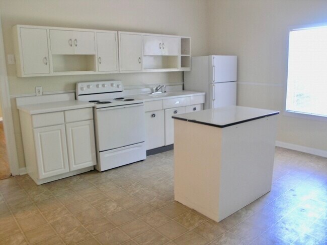 Foto del edificio - 580 Nantahala Ave