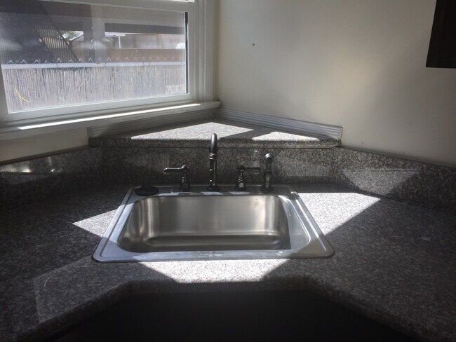 Foto del edificio - BELC 07