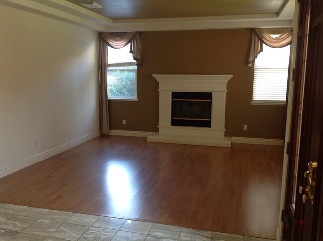 Foto del edificio - 485 Higgins St