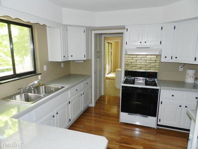 Foto del edificio - 3 br, 2 bath House - 22706 Elmgrove St