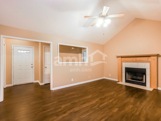 Foto del edificio - 316 Cedar Point Ct