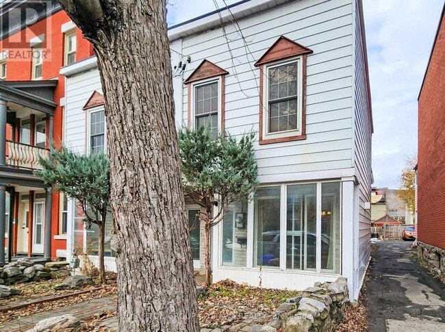 Building Photo - 171 Cathcart St