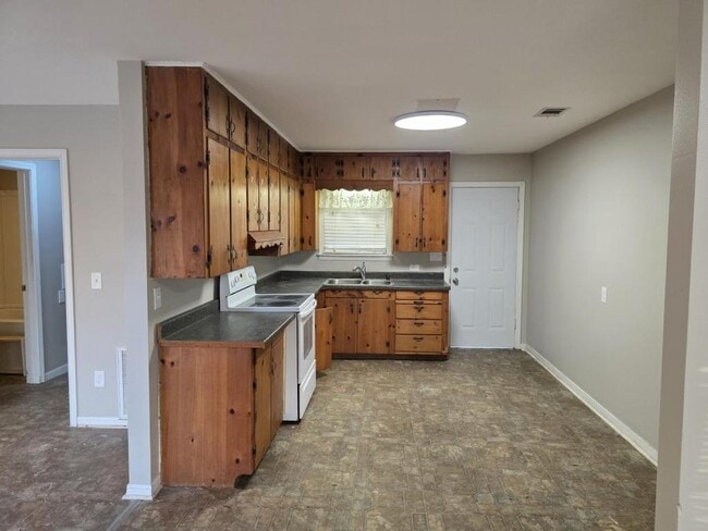 Building Photo - 555 S 9th St