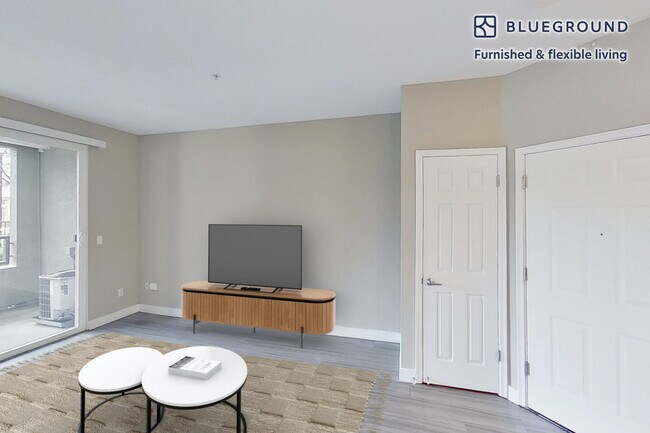 Building Photo - 1257 Lakeside Dr