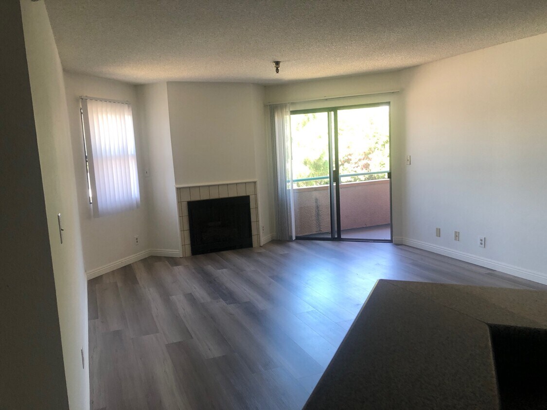 Foto principal - 1791 N Sycamore Ave